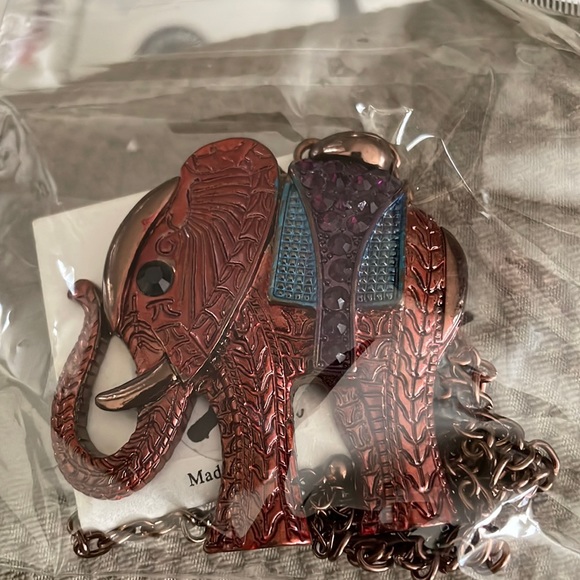 Jewelry - Elephant copper 30” chain adjustable